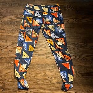 Lularoe T&C leggings patterned, never worn